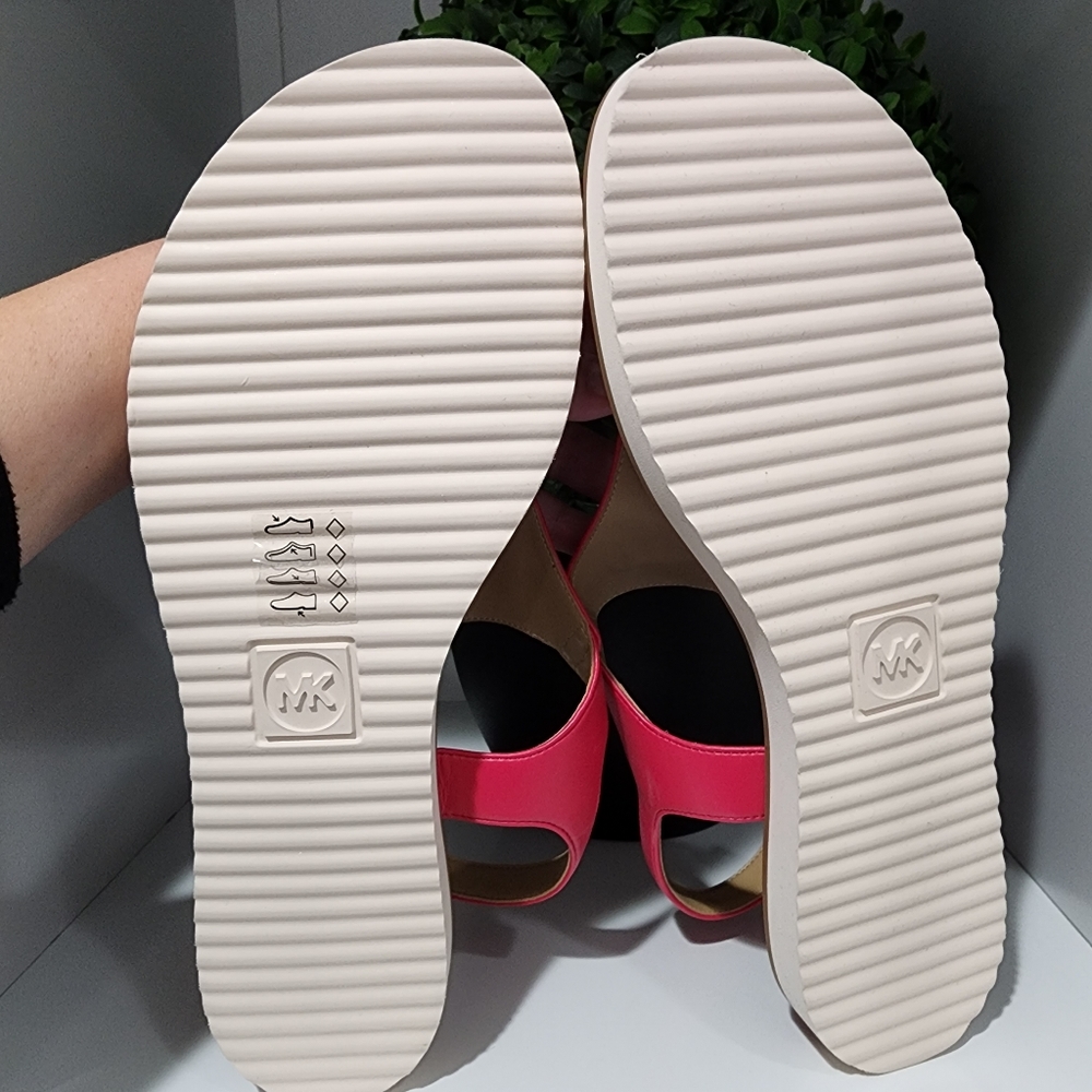 NWOT Michael Kors Jilly Pink Sandals - Picture 4 of 5